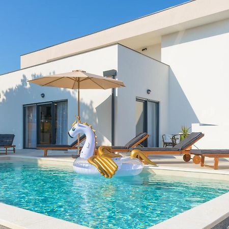 Vila Hana Pula Exterior photo
